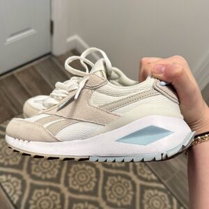 Women's Reebok Tennis Shoes